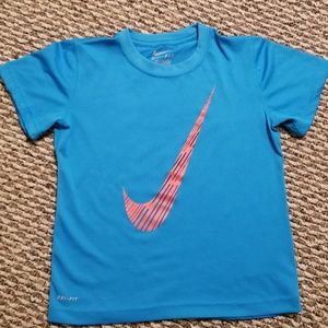 Boys size 7 Nike Dri-Fit
